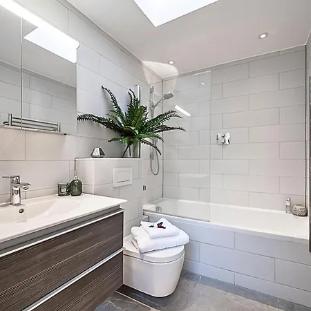 Kensington Oasis: Central London Private House Near Attractions Villa Exterior photo